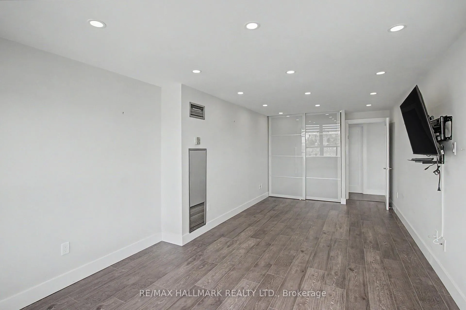 Photo 20 of Unit 1007, 1 Clark Avenue W, Vaughan, Crestwood-Springfarm-Yorkhill — HOMEH