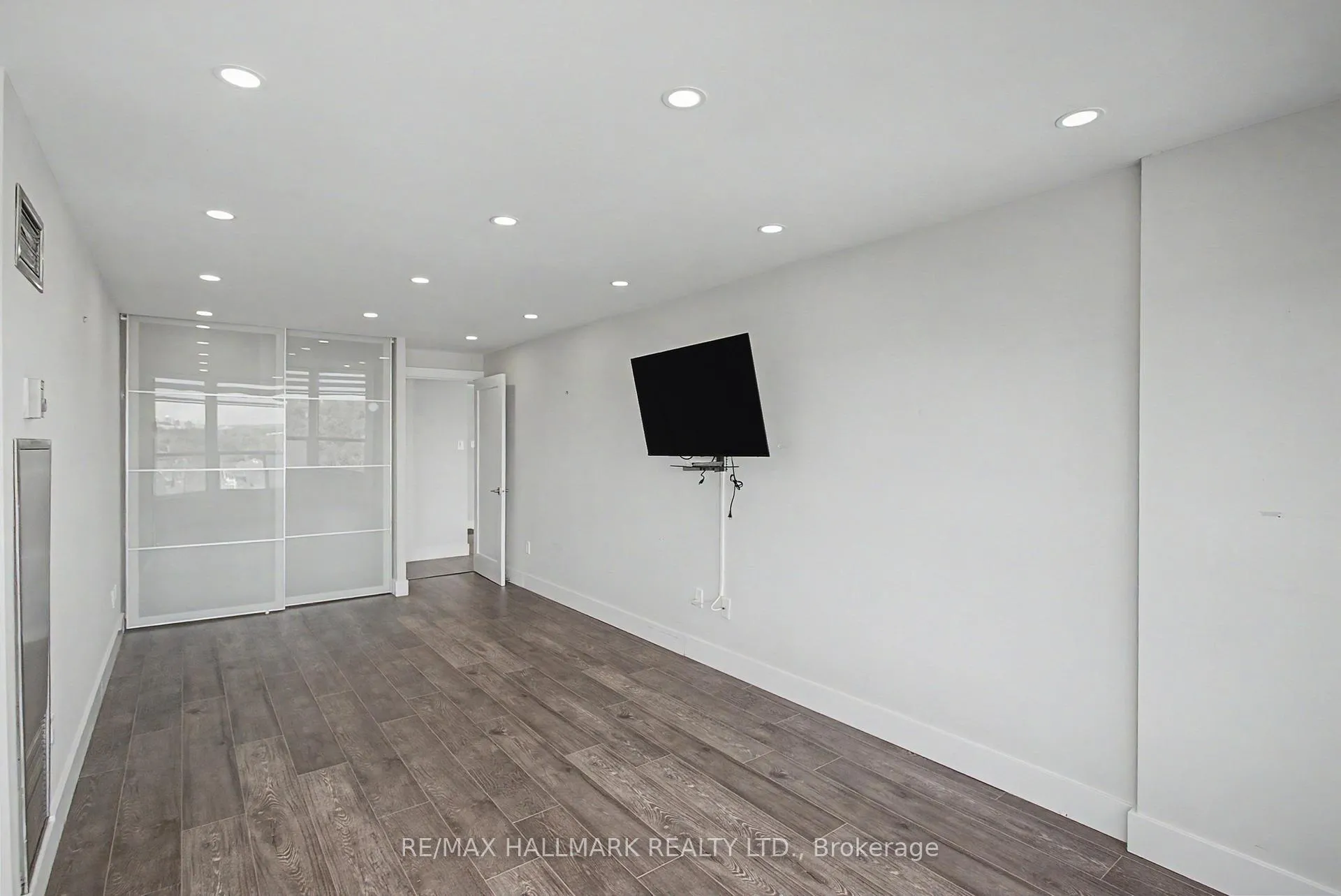 Photo 21 of Unit 1007, 1 Clark Avenue W, Vaughan, Crestwood-Springfarm-Yorkhill — HOMEH