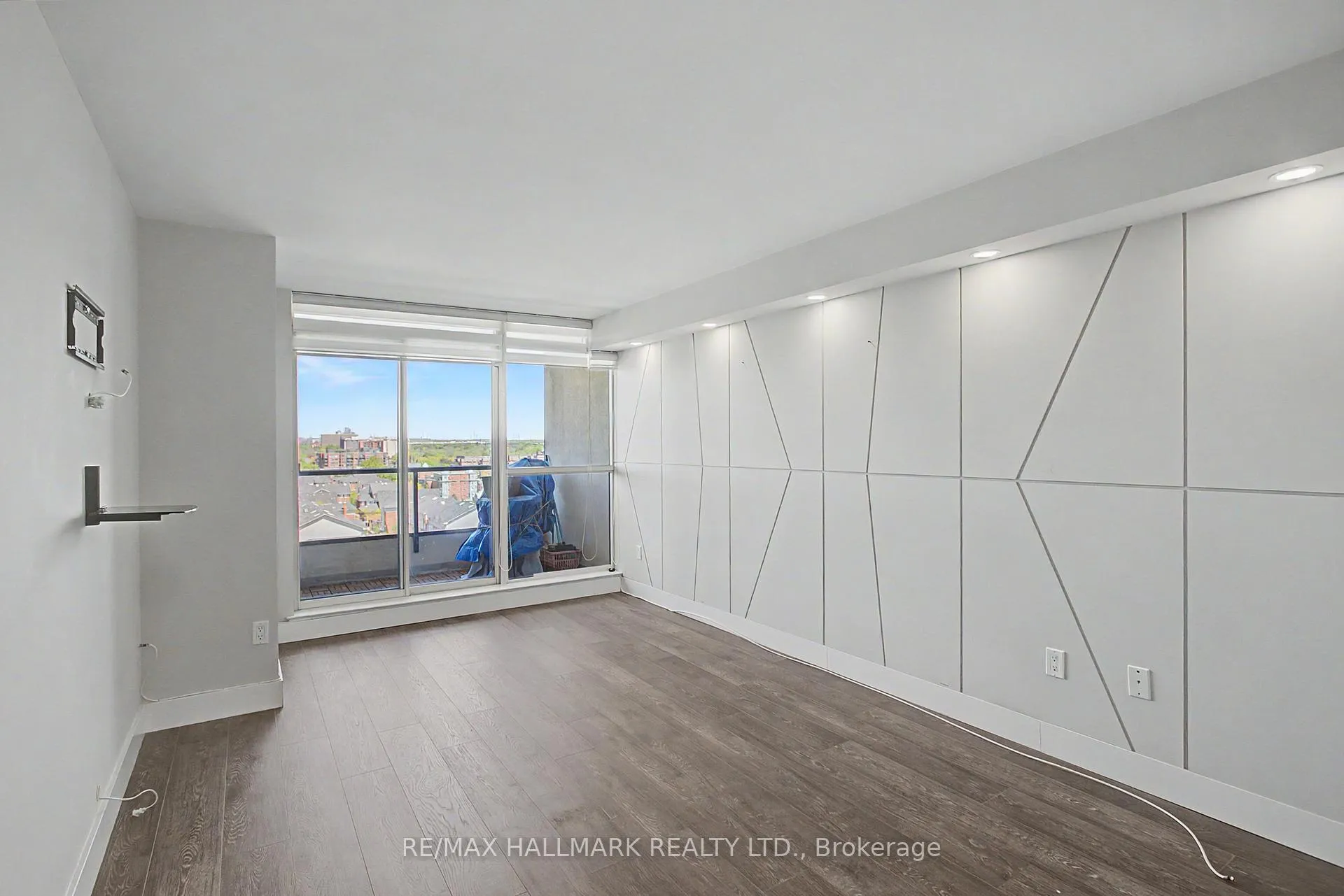 Photo 23 of Unit 1007, 1 Clark Avenue W, Vaughan, Crestwood-Springfarm-Yorkhill — HOMEH