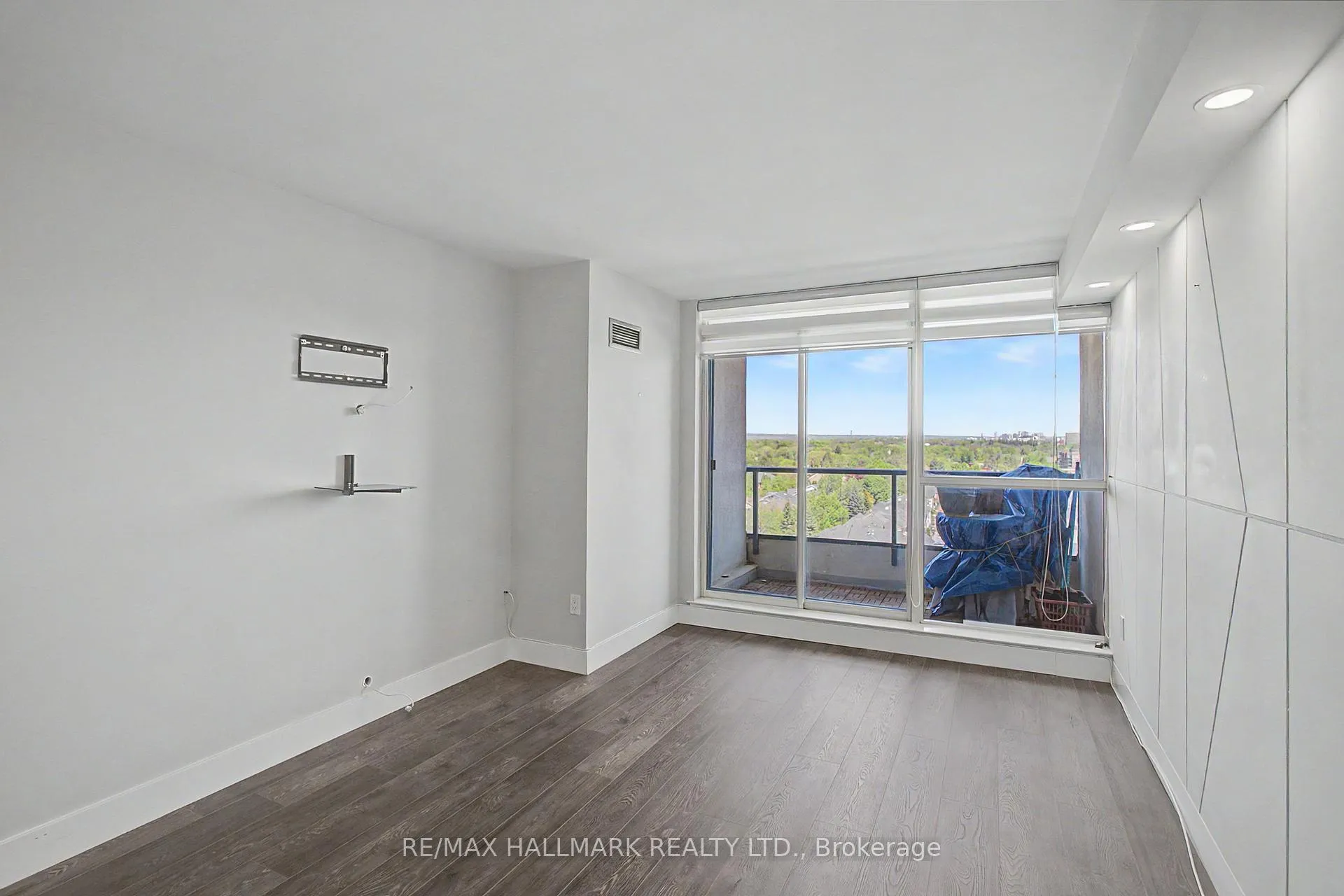 Photo 24 of Unit 1007, 1 Clark Avenue W, Vaughan, Crestwood-Springfarm-Yorkhill — HOMEH