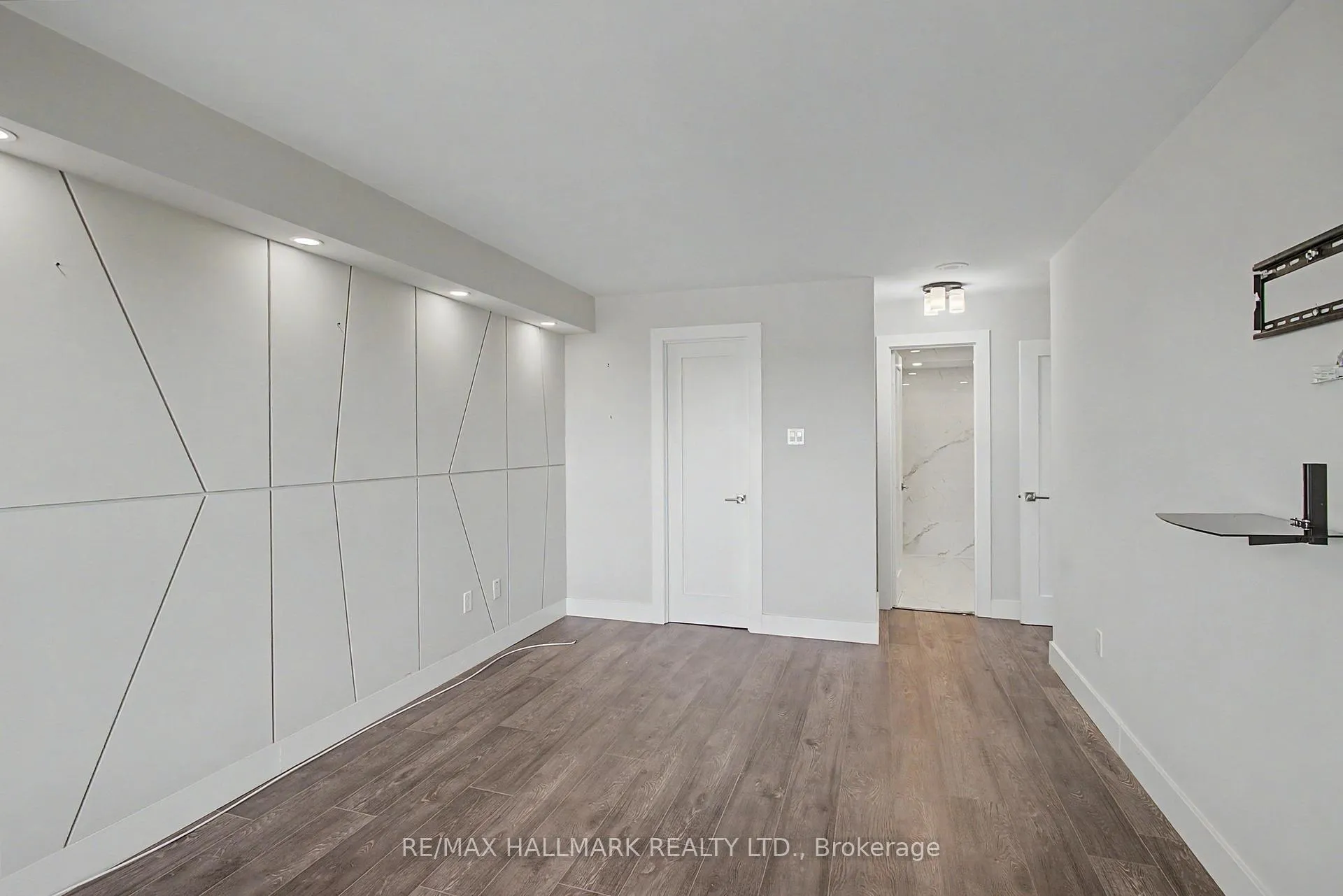 Photo 25 of Unit 1007, 1 Clark Avenue W, Vaughan, Crestwood-Springfarm-Yorkhill — HOMEH