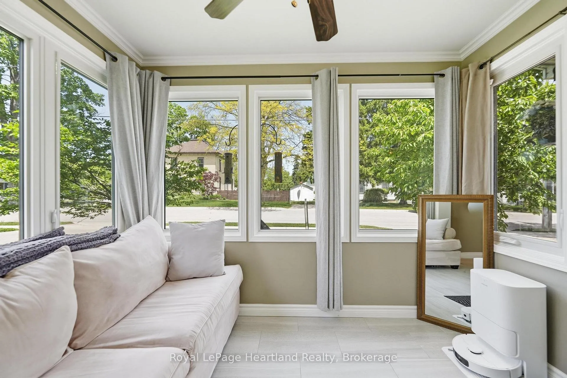Photo 4 of 212 Townsend Street, Central Huron, Clinton — HOMEH