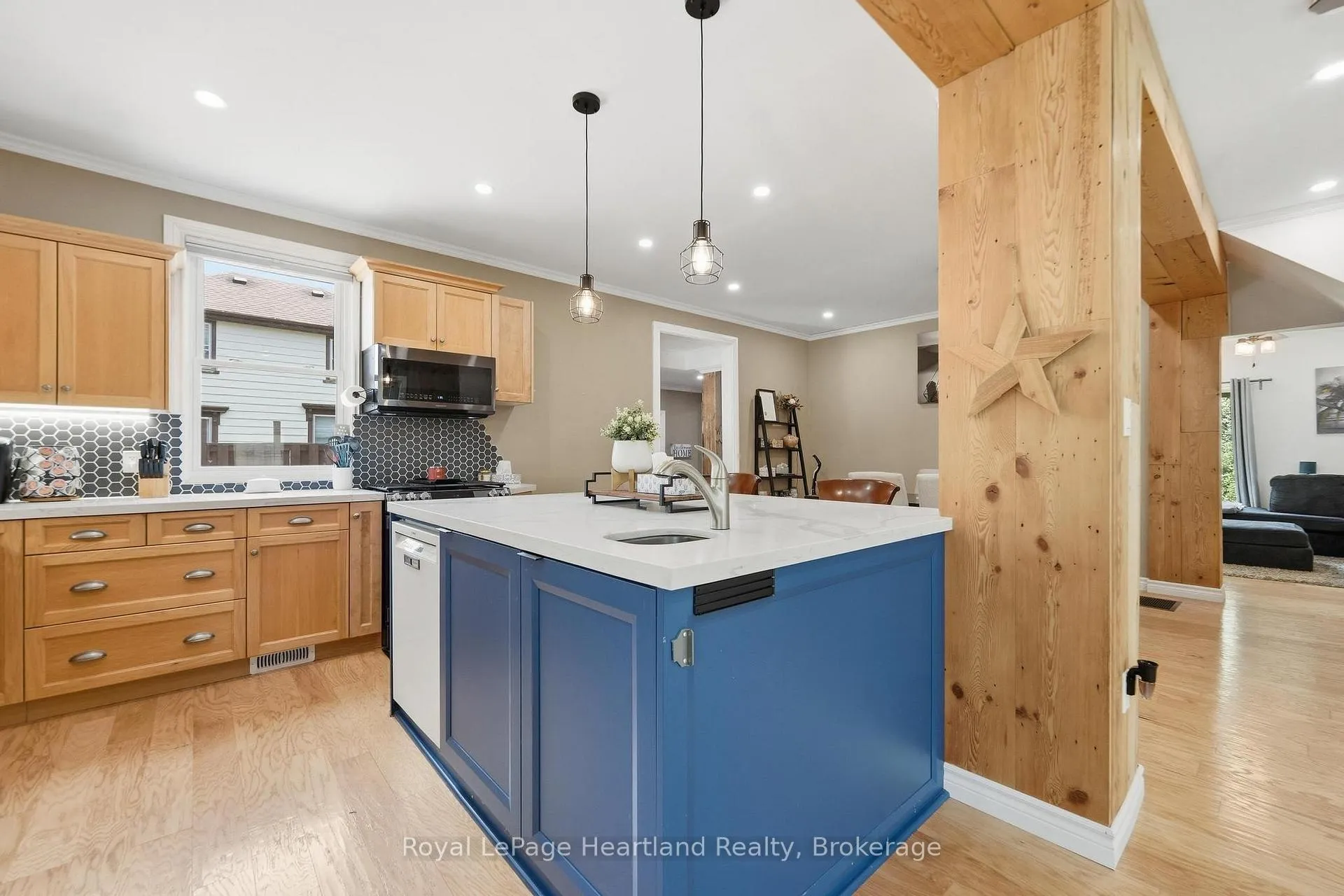 Photo 8 of 212 Townsend Street, Central Huron, Clinton — HOMEH
