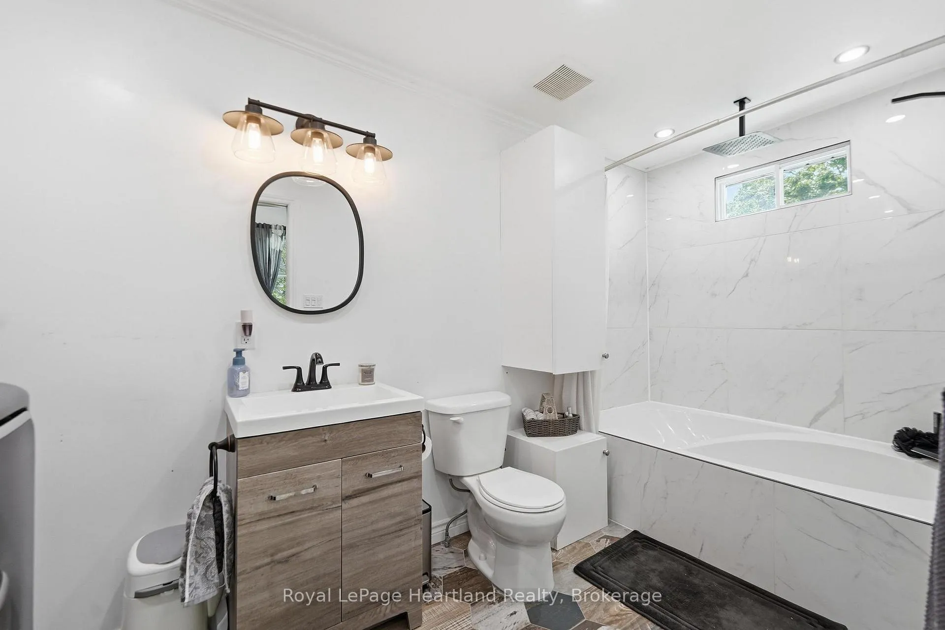 Photo 12 of 212 Townsend Street, Central Huron, Clinton — HOMEH