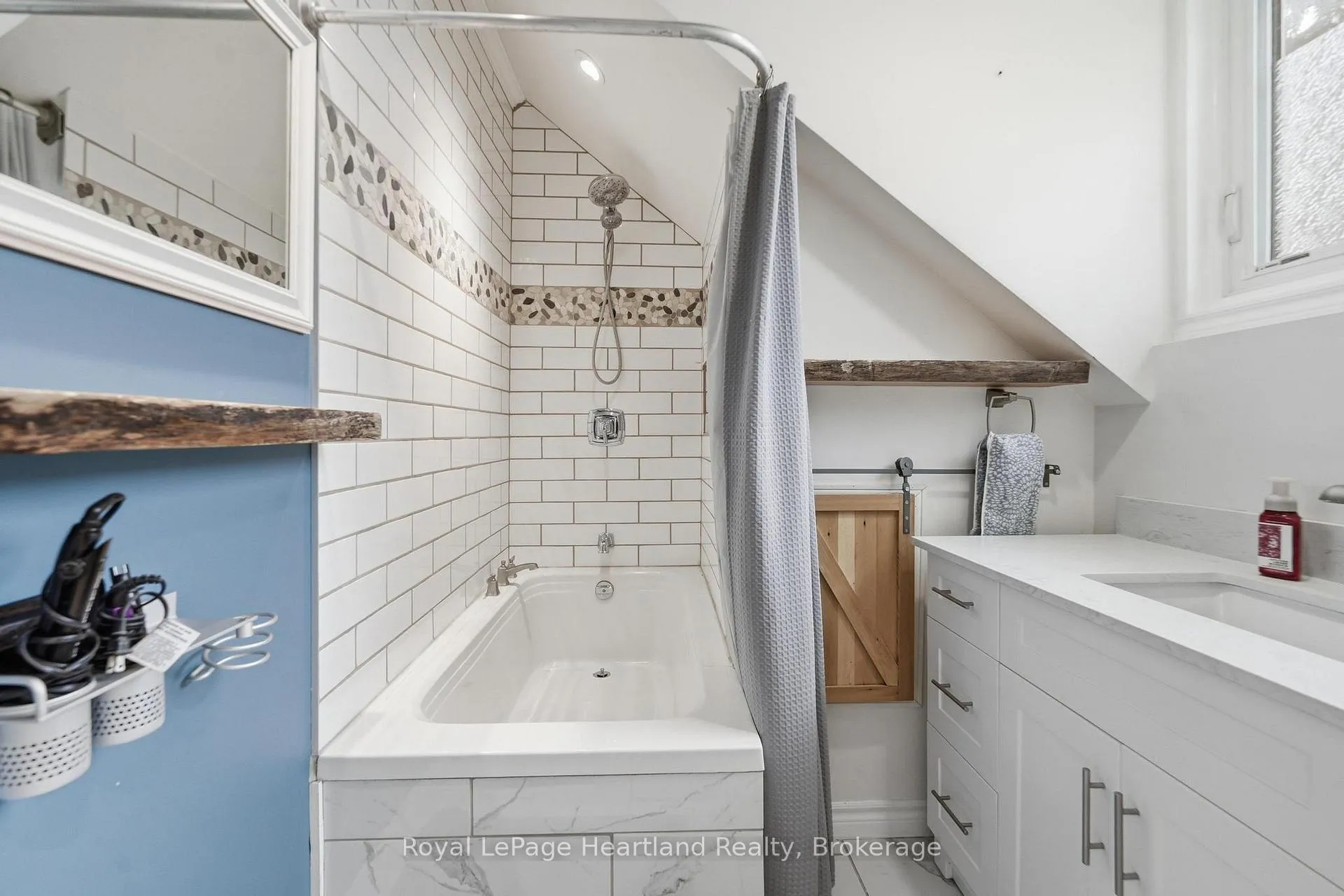 Photo 21 of 212 Townsend Street, Central Huron, Clinton — HOMEH