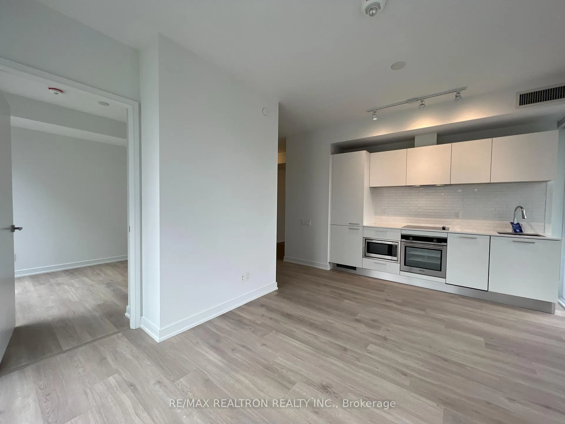 Photo 11 of Unit 1007, 3 Gloucester Street, Toronto, Church-Yonge Corridor — HOMEH