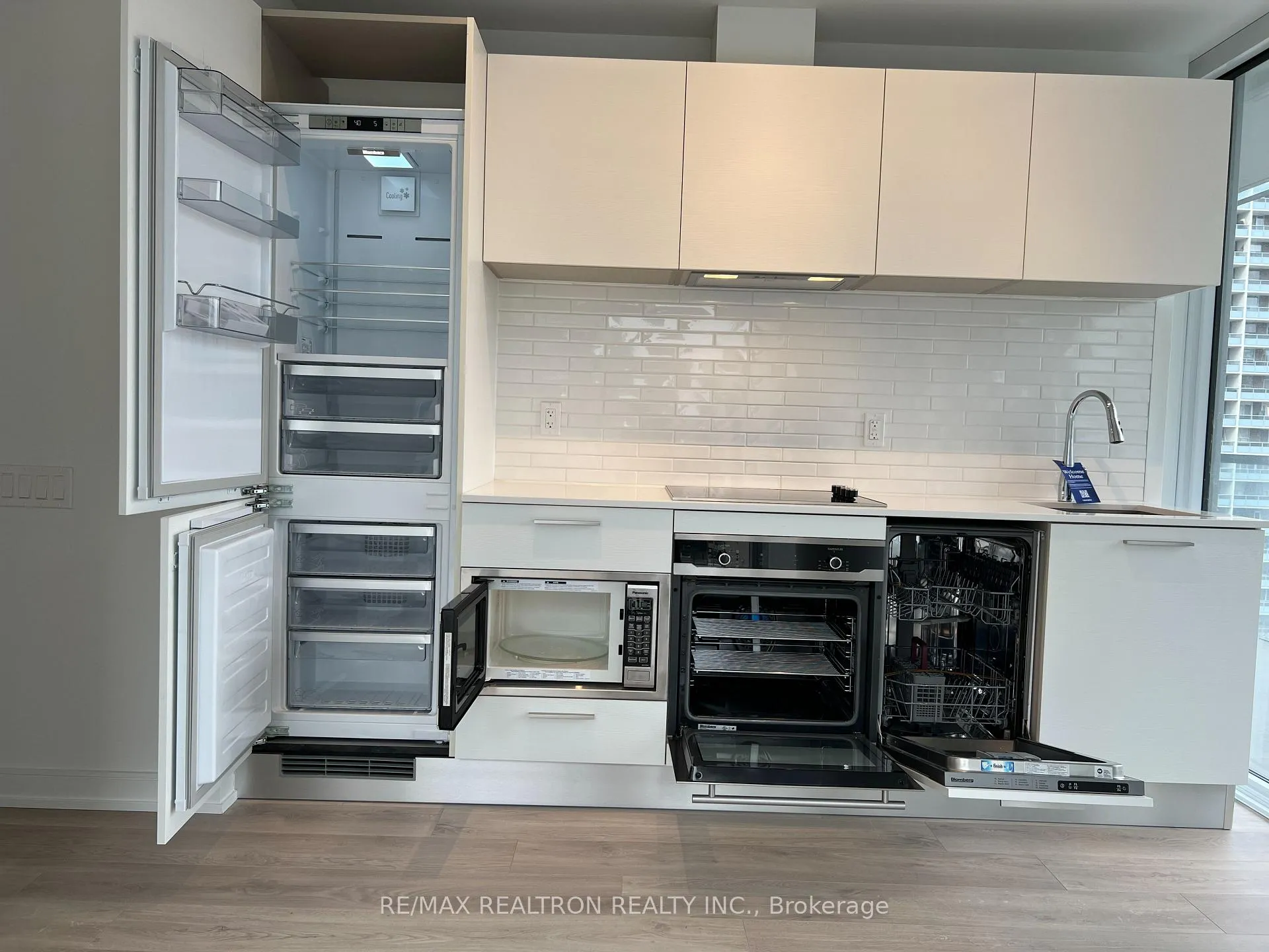 Photo 15 of Unit 1007, 3 Gloucester Street, Toronto, Church-Yonge Corridor — HOMEH