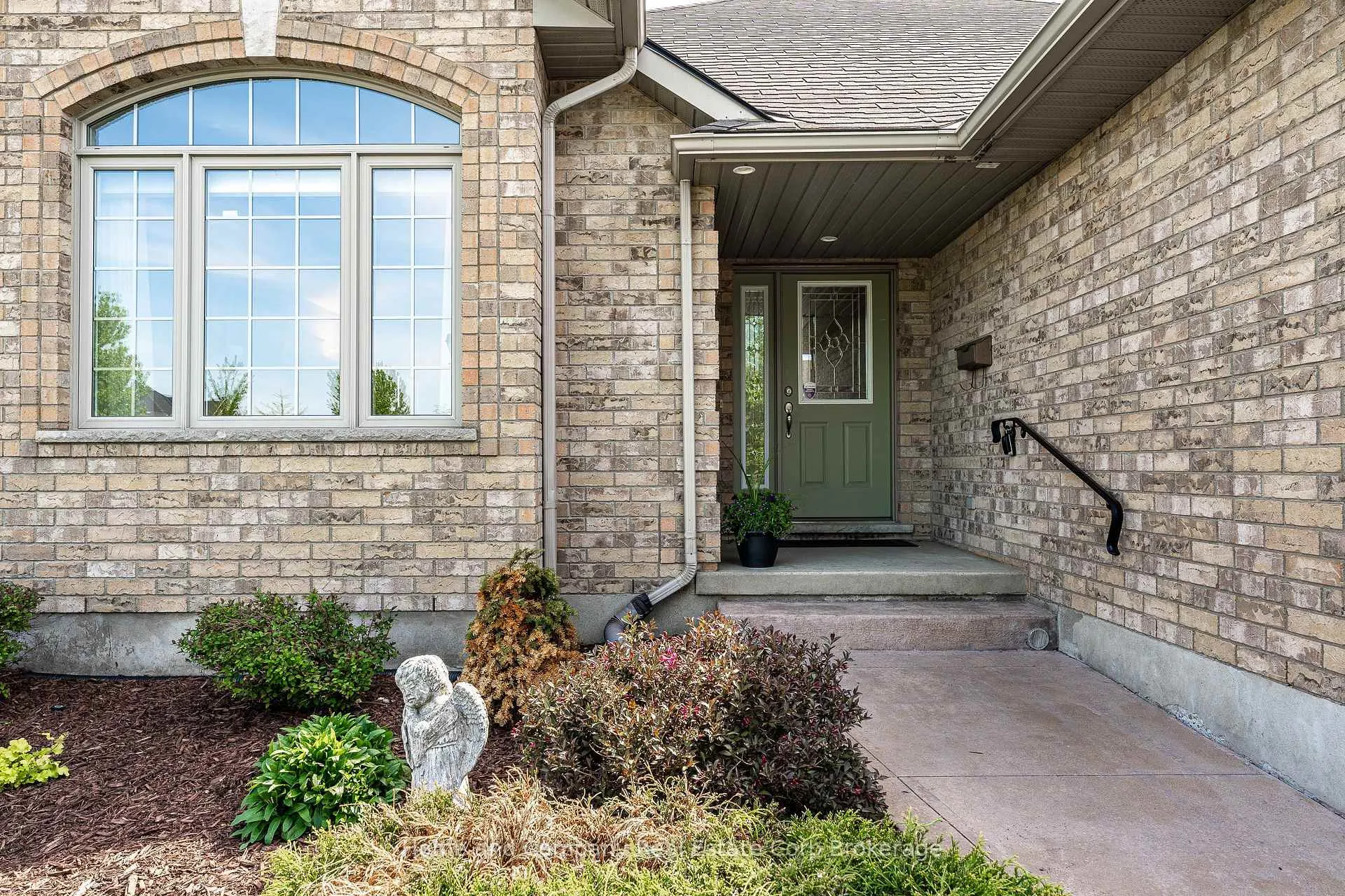 Photo 3 of 59 Dannecker Road, Stratford — HOMEH
