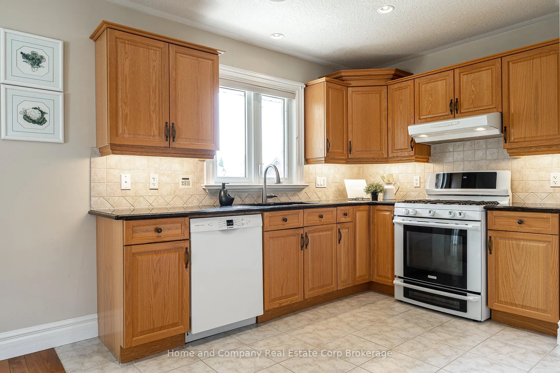 Photo 15 of 59 Dannecker Road, Stratford — HOMEH