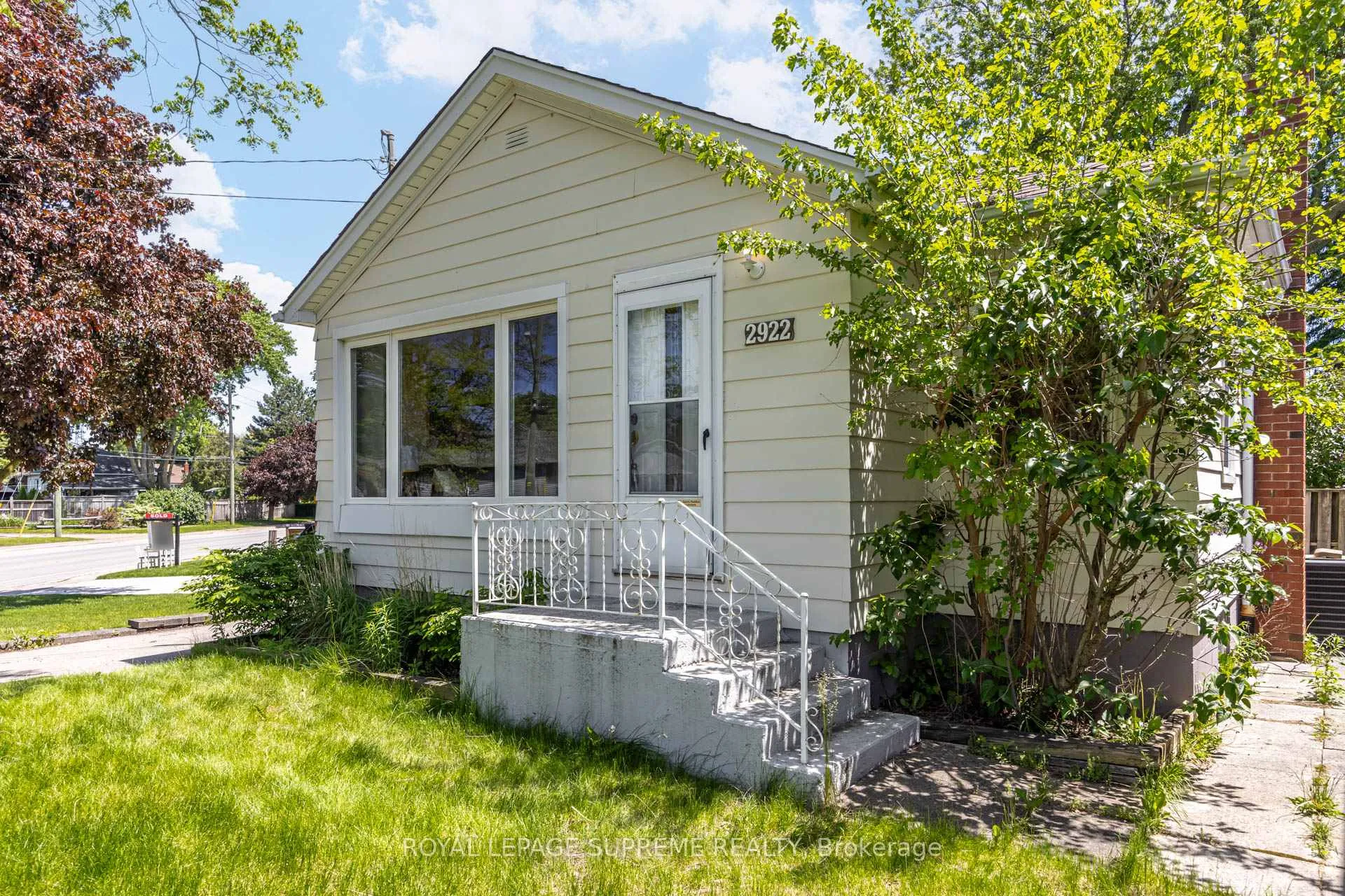 Photo 3 of 2922 Portage Road, Niagara Falls, Church's Lane — HOMEH