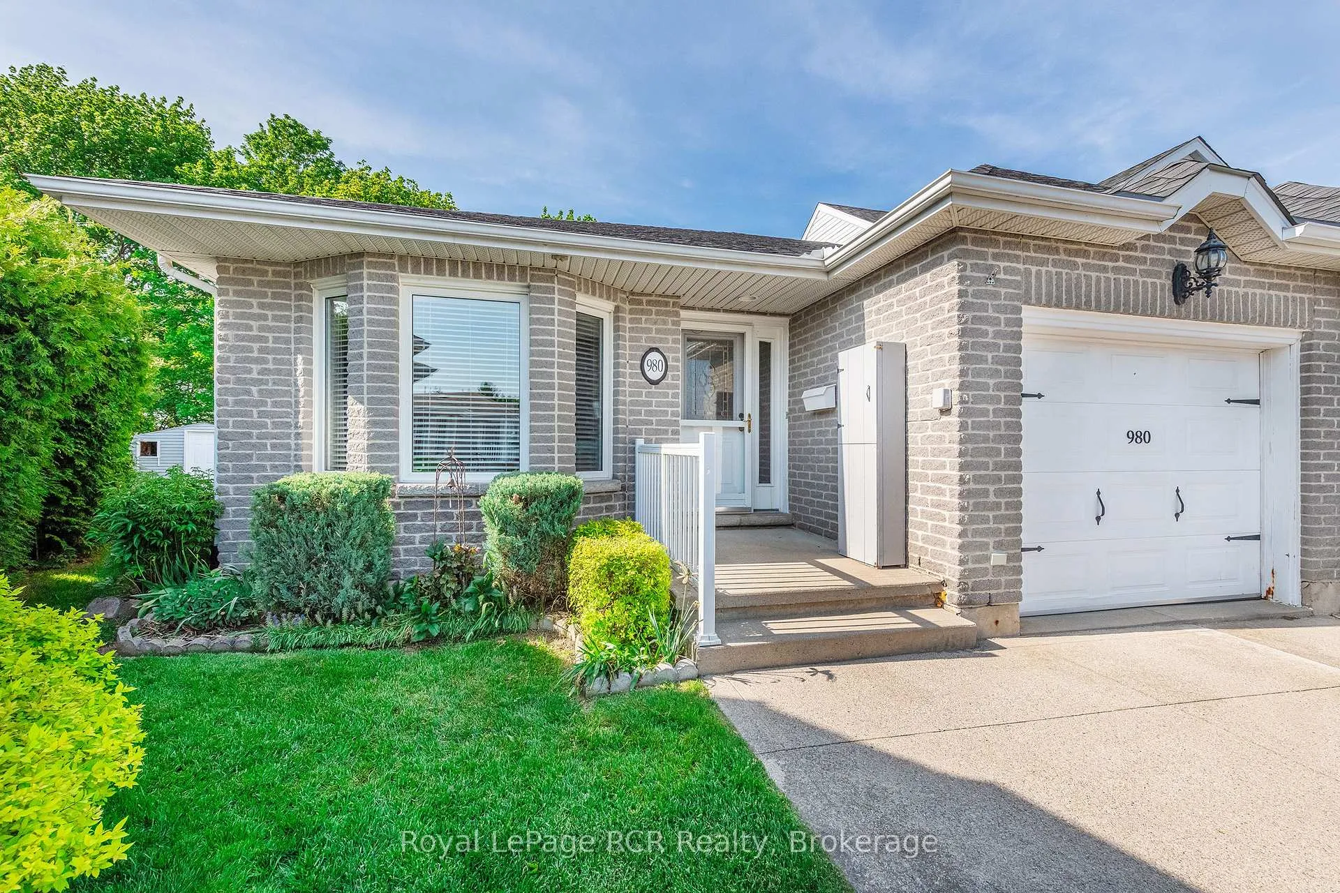 Photo 2 of 980 9th Avenue AE, Owen Sound — HOMEH