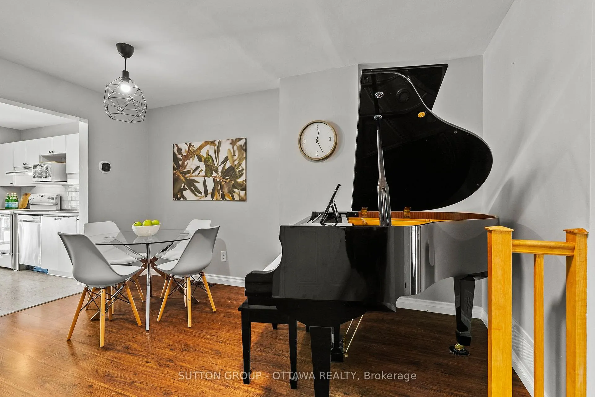 Photo 5 of 94 Piper Crescent, Ottawa, Kanata - Morgan's Grant/South March — HOMEH