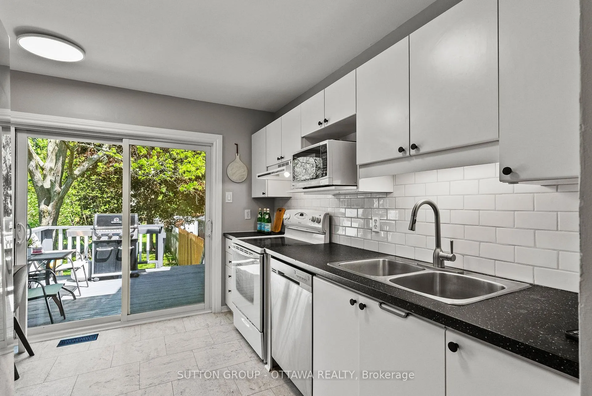 Photo 6 of 94 Piper Crescent, Ottawa, Kanata - Morgan's Grant/South March — HOMEH