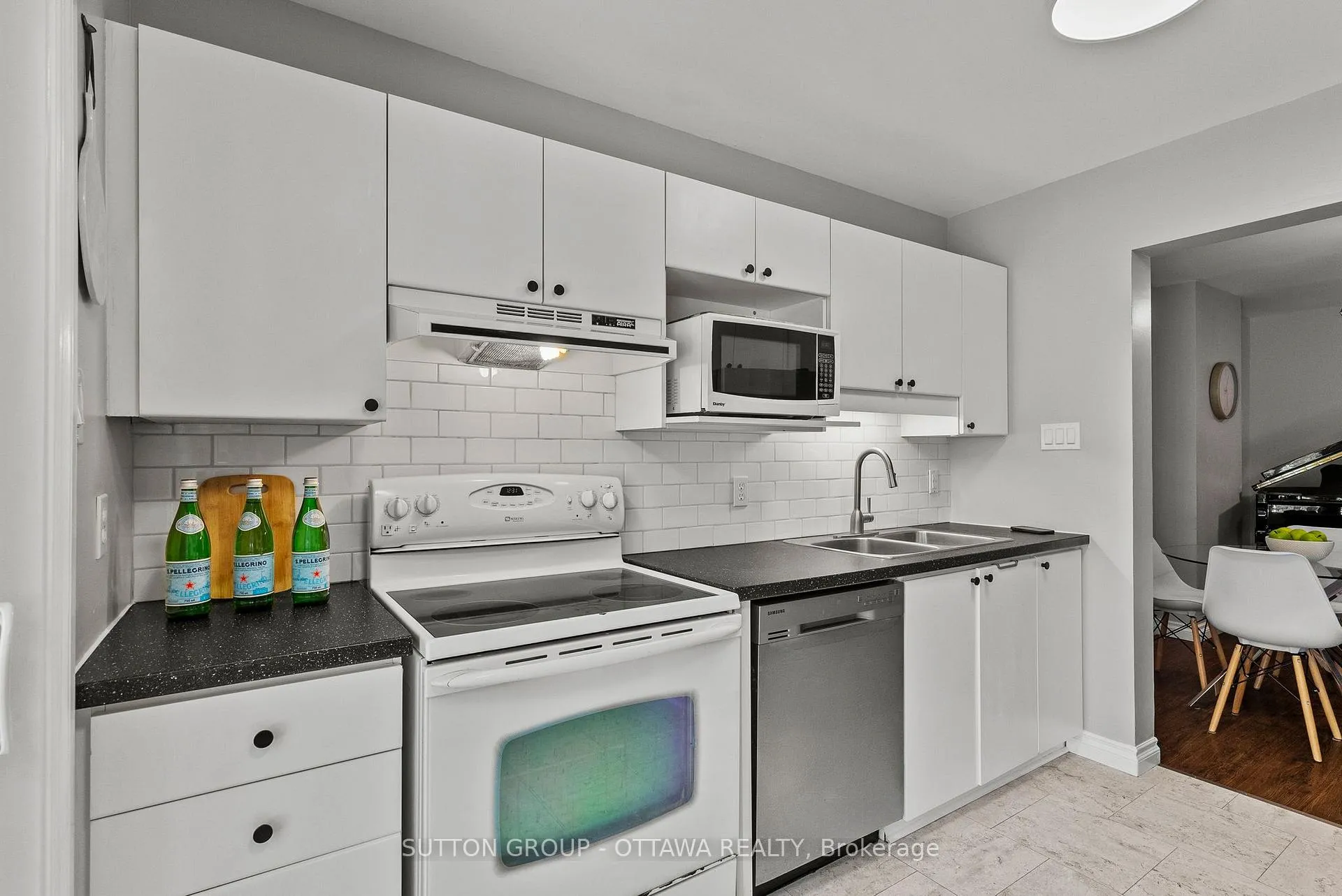 Photo 7 of 94 Piper Crescent, Ottawa, Kanata - Morgan's Grant/South March — HOMEH