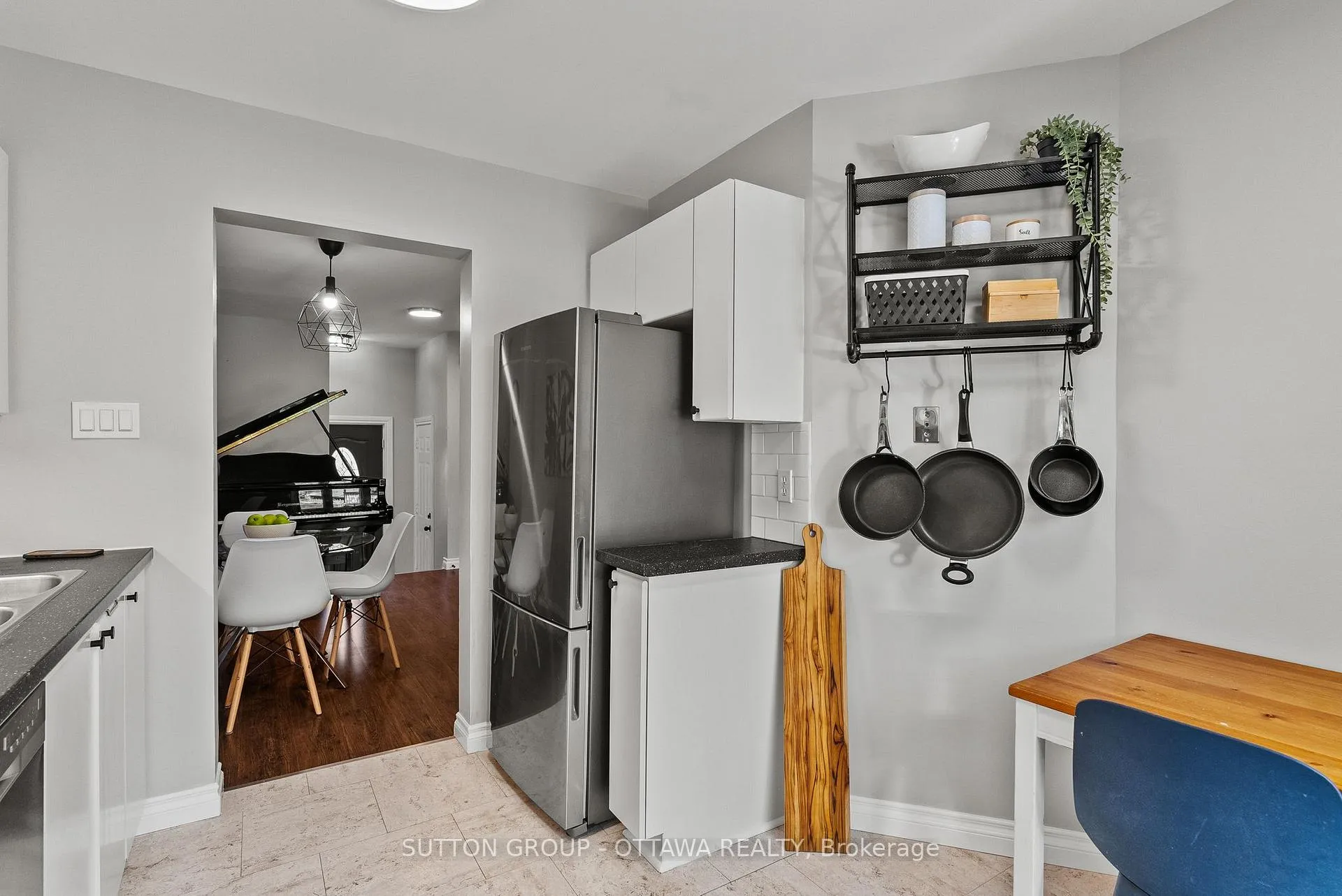 Photo 8 of 94 Piper Crescent, Ottawa, Kanata - Morgan's Grant/South March — HOMEH