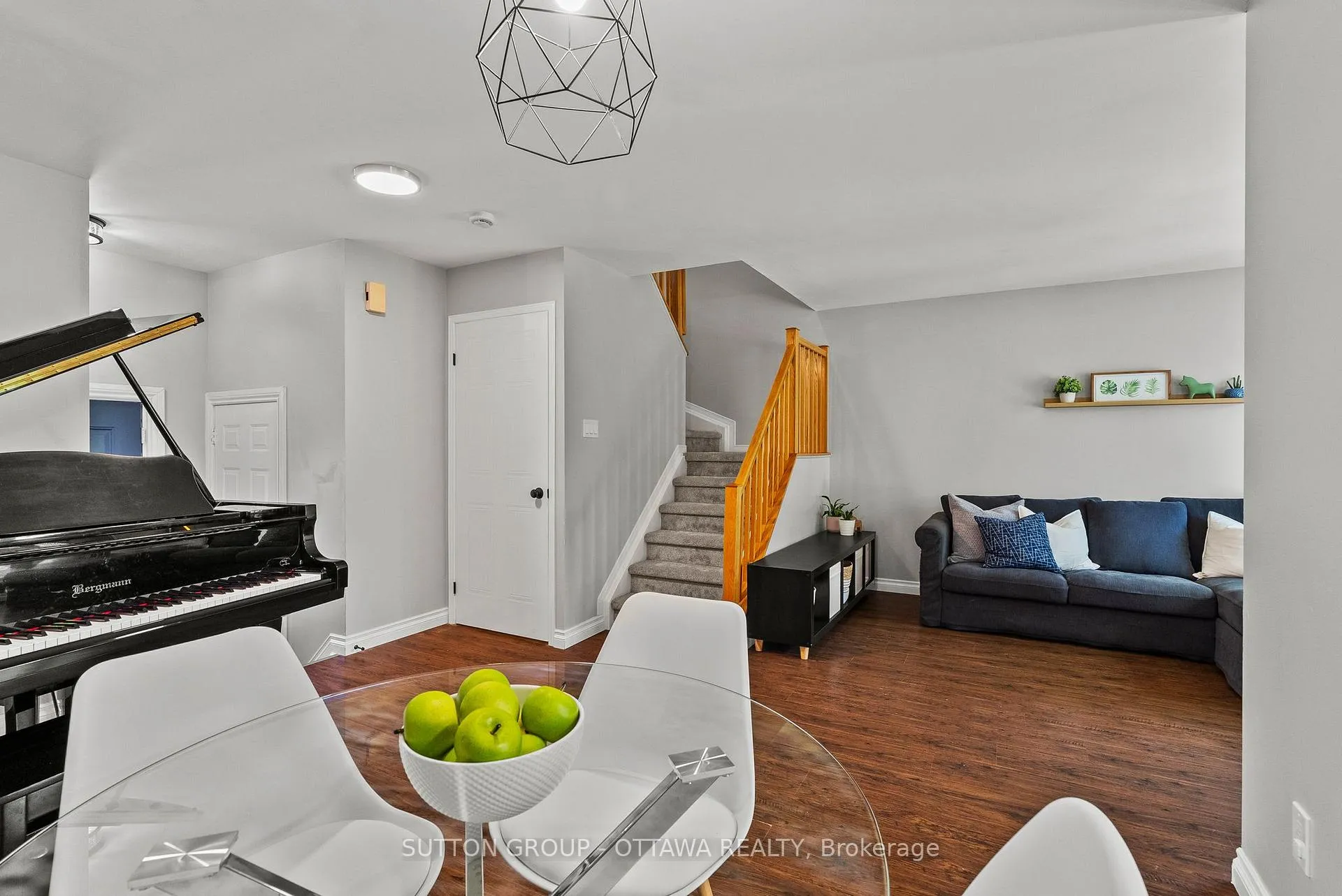 Photo 10 of 94 Piper Crescent, Ottawa, Kanata - Morgan's Grant/South March — HOMEH