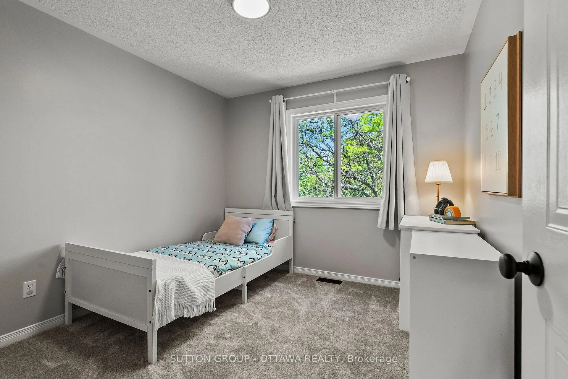 Photo 18 of 94 Piper Crescent, Ottawa, Kanata - Morgan's Grant/South March — HOMEH
