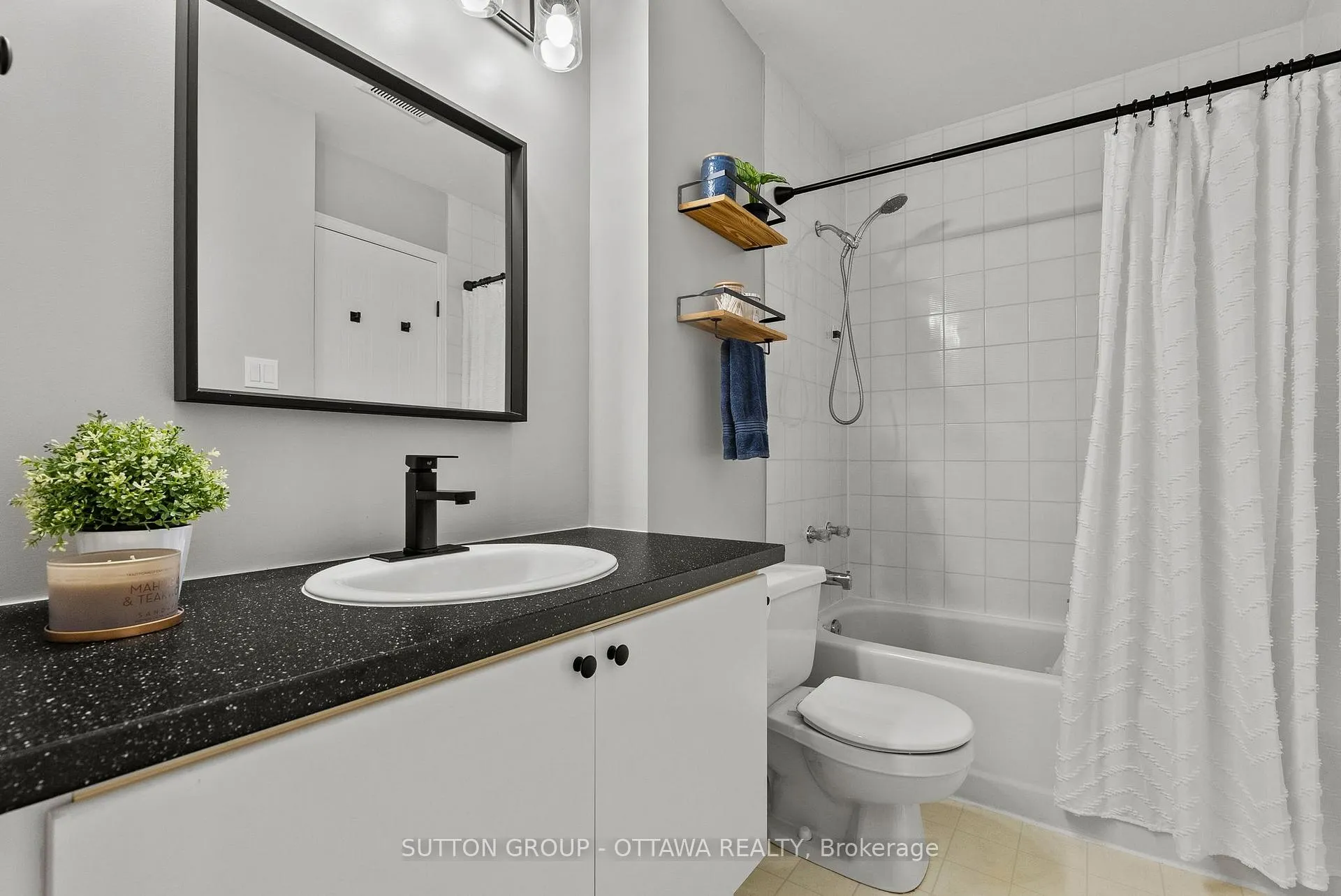 Photo 22 of 94 Piper Crescent, Ottawa, Kanata - Morgan's Grant/South March — HOMEH