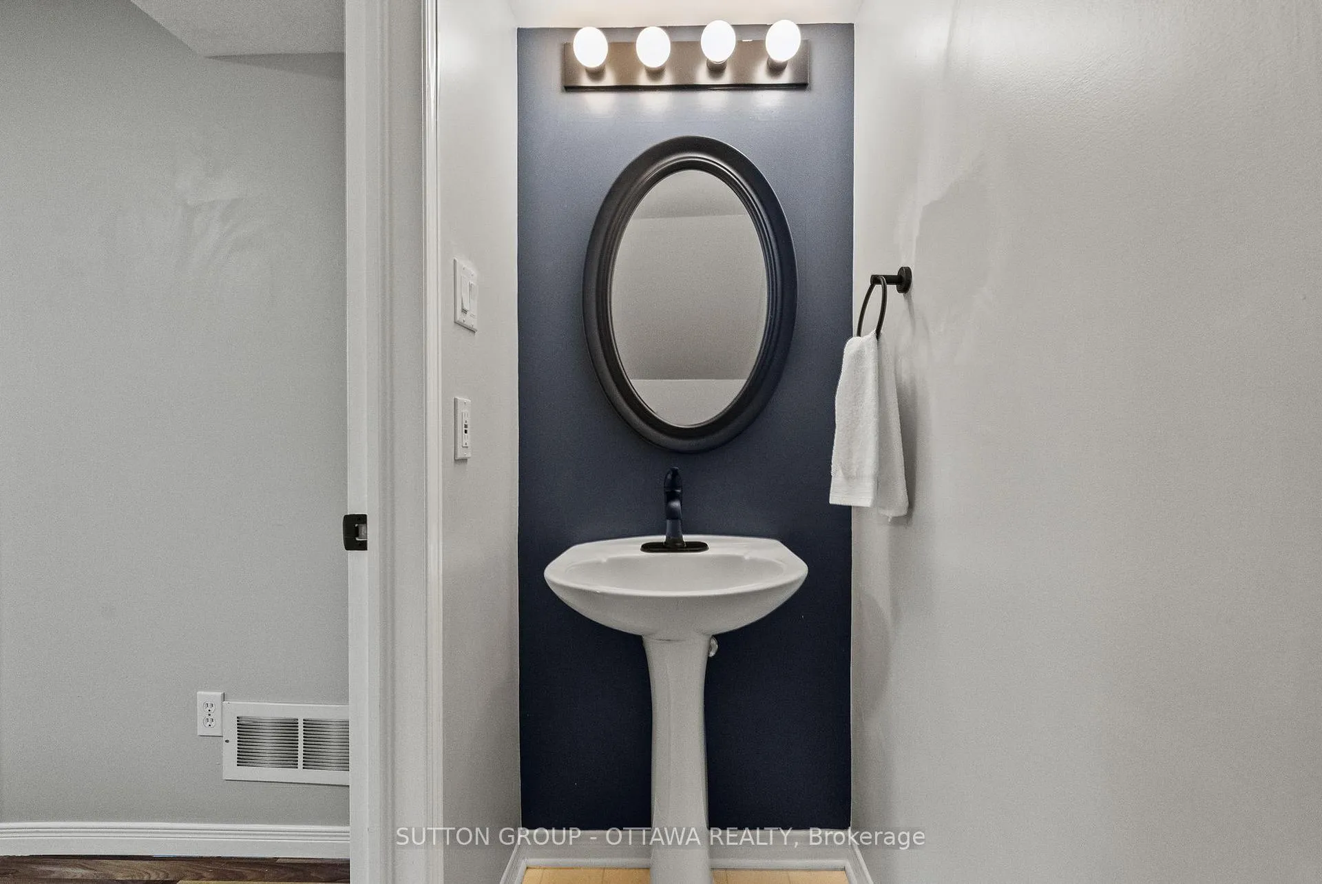Photo 29 of 94 Piper Crescent, Ottawa, Kanata - Morgan's Grant/South March — HOMEH
