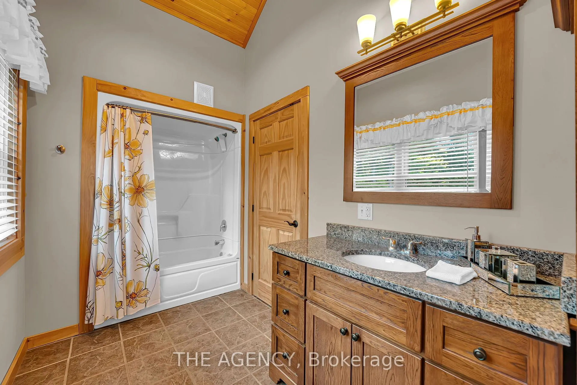 Photo 79 of 11 Nevis Ridge Drive, Oro-Medonte, Rural Oro-Medonte — HOMEH