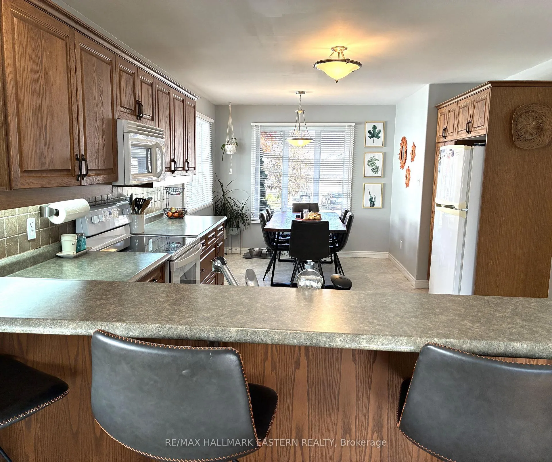 Photo 10 of 52 Birch Crescent, Kawartha Lakes, Bobcaygeon — HOMEH