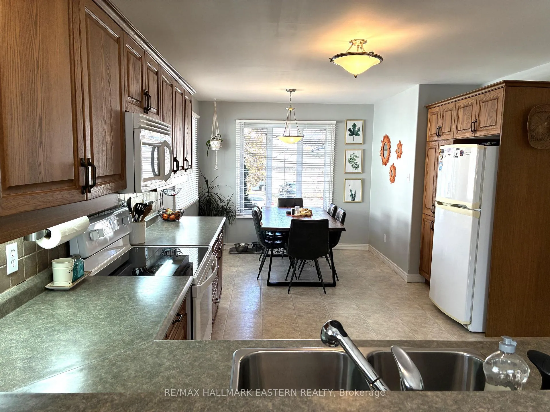 Photo 11 of 52 Birch Crescent, Kawartha Lakes, Bobcaygeon — HOMEH