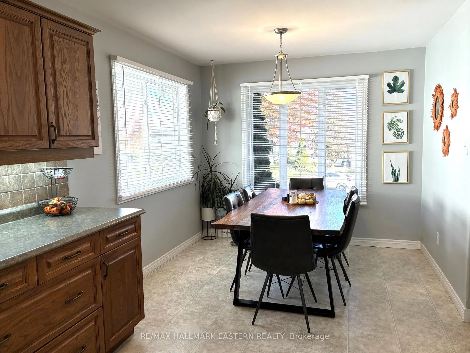 Photo 14 of 52 Birch Crescent, Kawartha Lakes, Bobcaygeon — HOMEH
