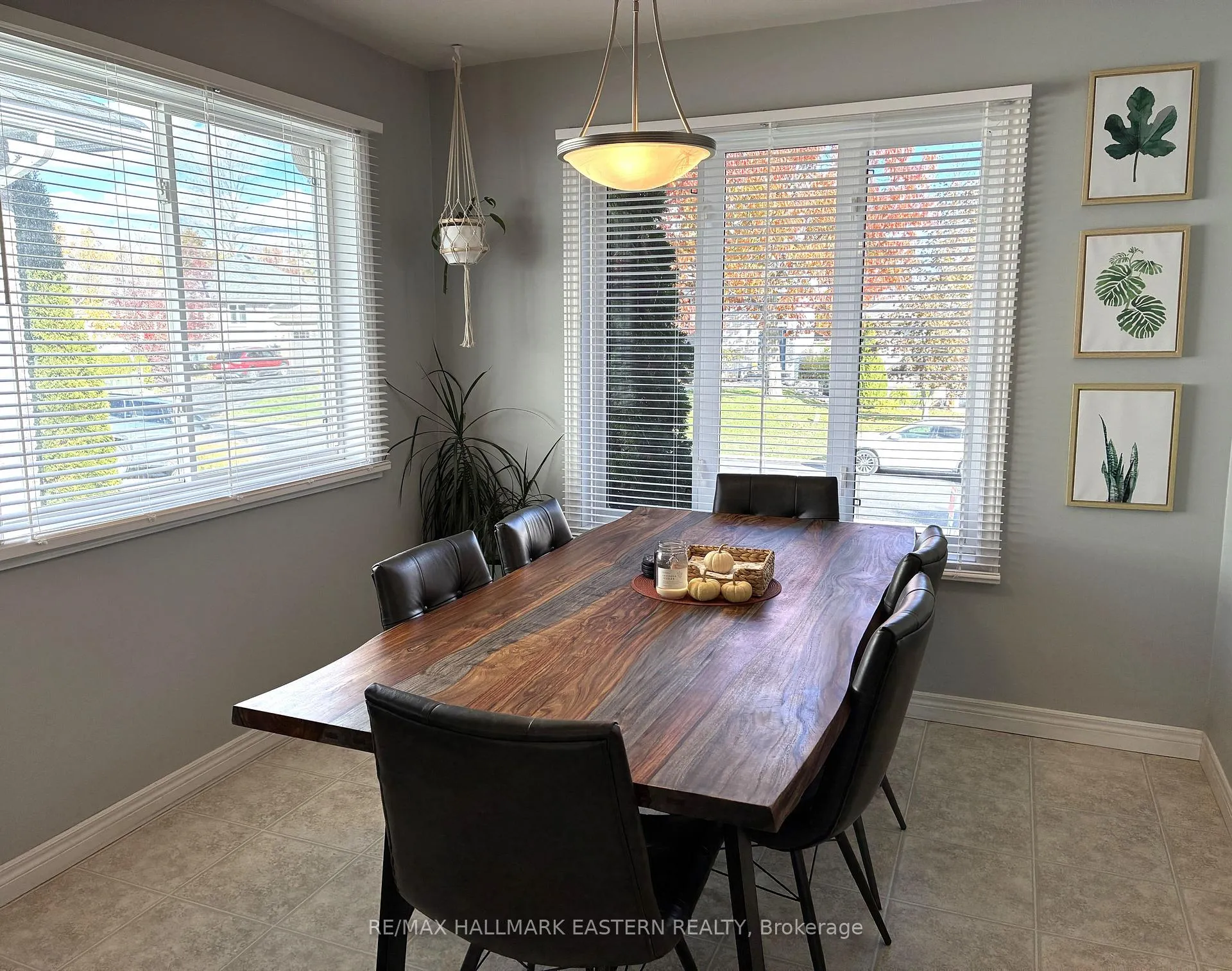 Photo 15 of 52 Birch Crescent, Kawartha Lakes, Bobcaygeon — HOMEH