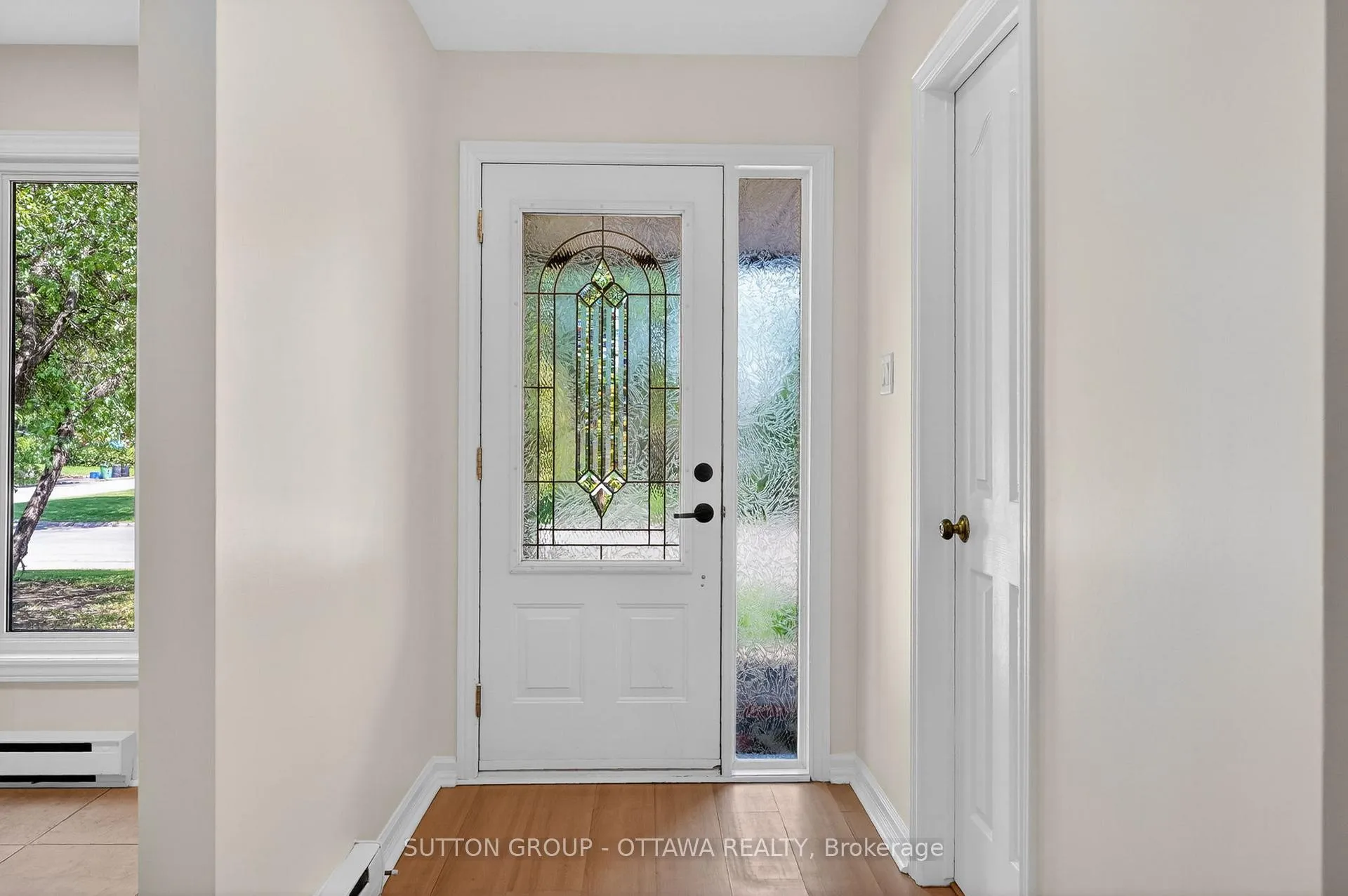 Photo 3 of 1530 Mimosa Avenue, Ottawa, Riverview Park — HOMEH