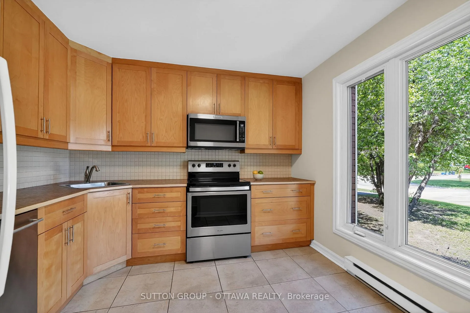 Photo 6 of 1530 Mimosa Avenue, Ottawa, Riverview Park — HOMEH
