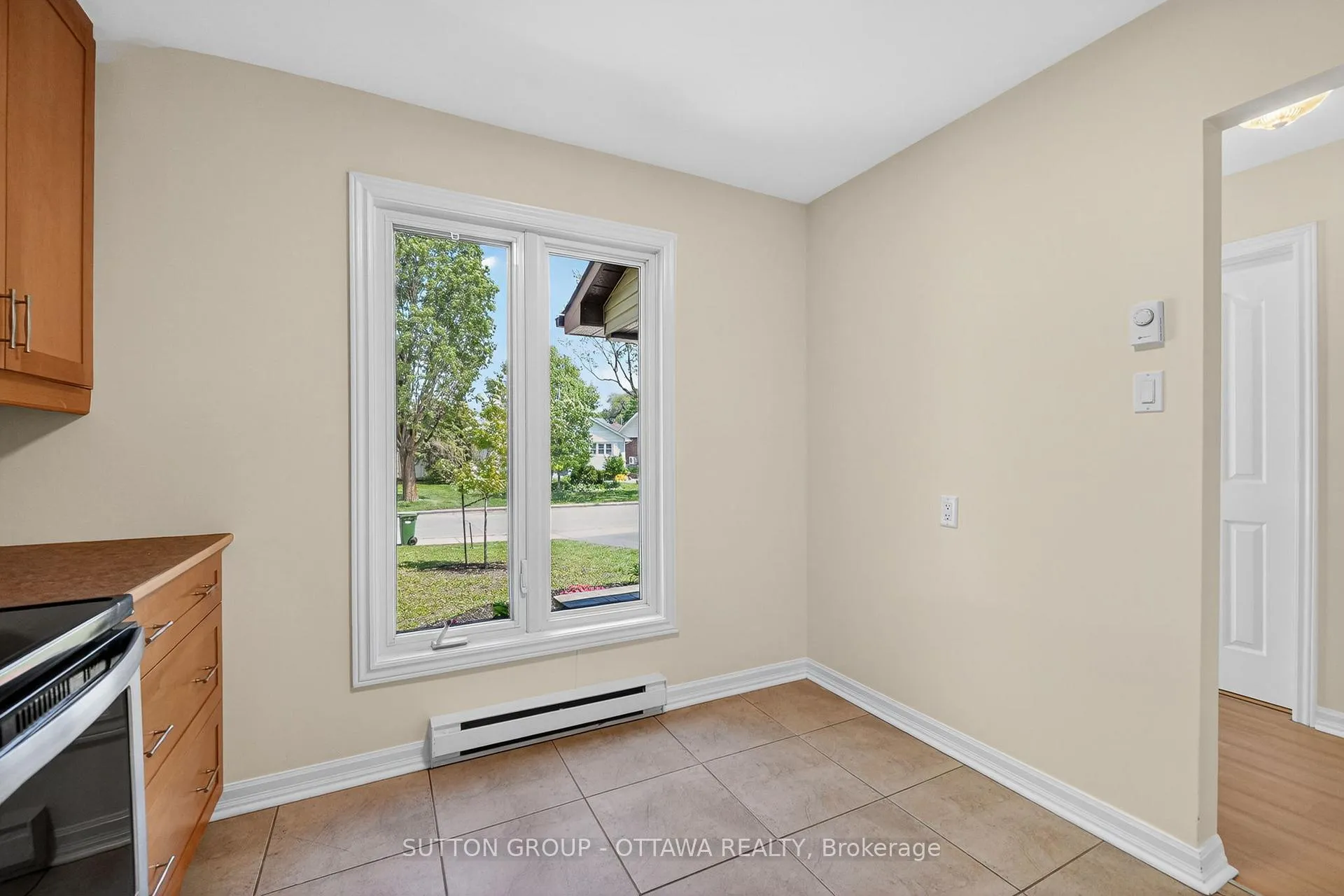 Photo 7 of 1530 Mimosa Avenue, Ottawa, Riverview Park — HOMEH