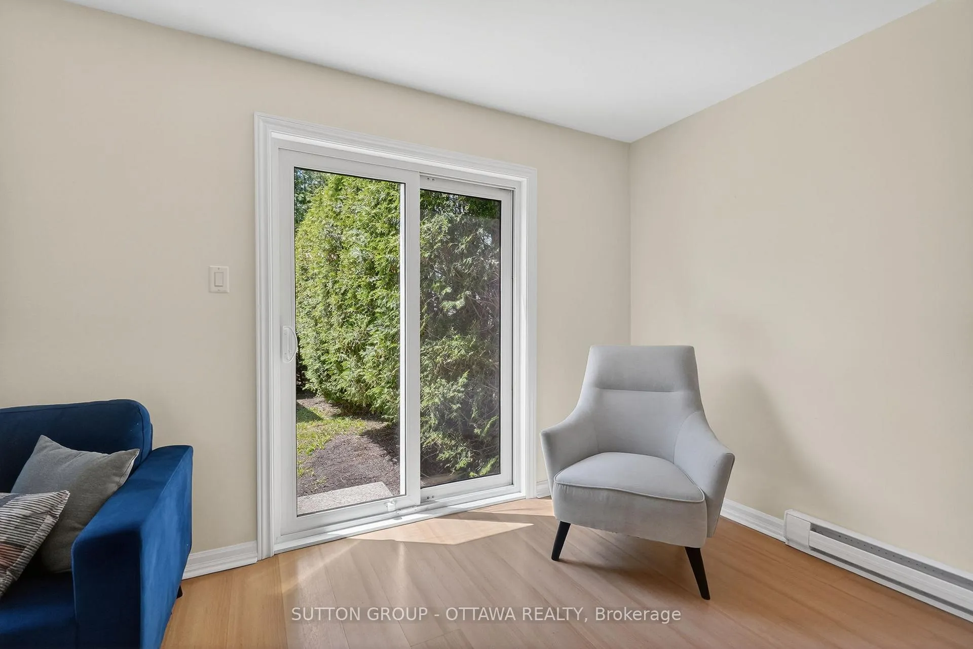 Photo 12 of 1530 Mimosa Avenue, Ottawa, Riverview Park — HOMEH