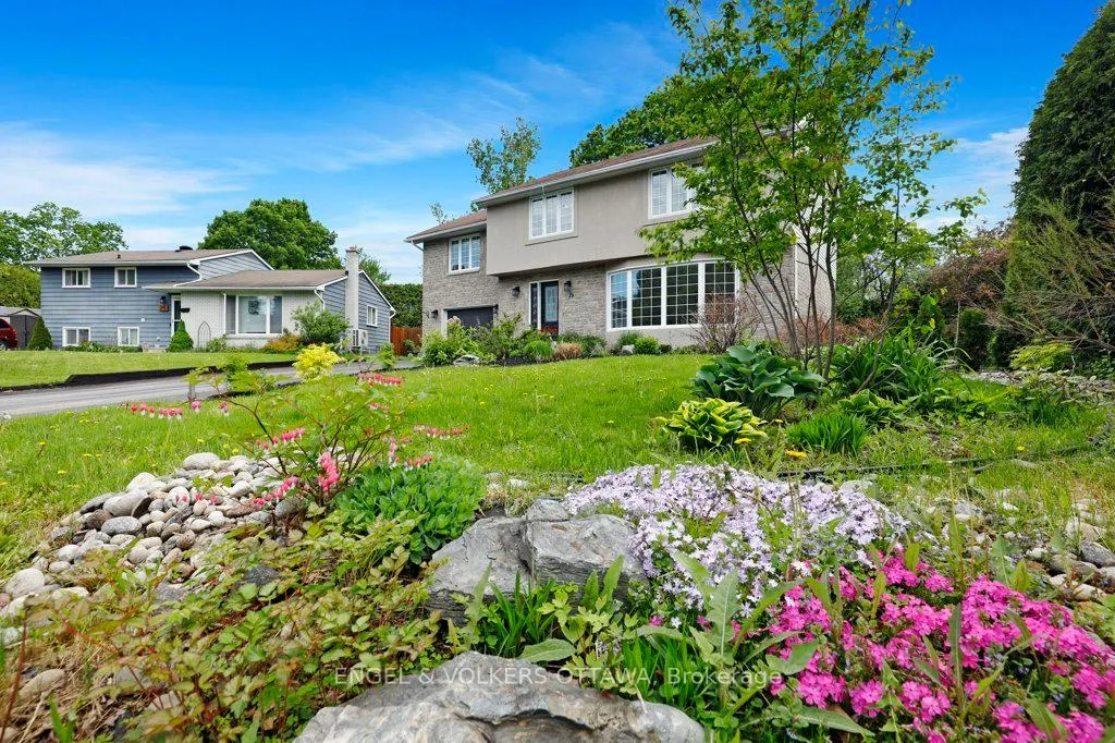 Photo 2 of 23 Biscayne Crescent, Ottawa, Borden Farm/Stewart Farm/Carleton Heights/Parkwood Hills — HOMEH