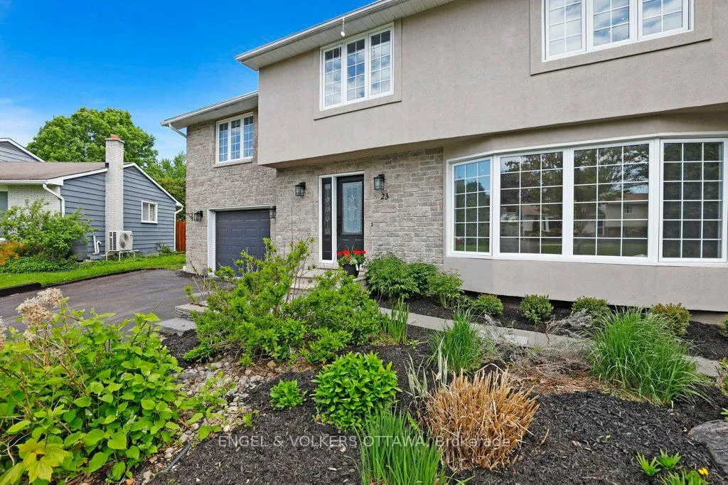 Photo 3 of 23 Biscayne Crescent, Ottawa, Borden Farm/Stewart Farm/Carleton Heights/Parkwood Hills — HOMEH
