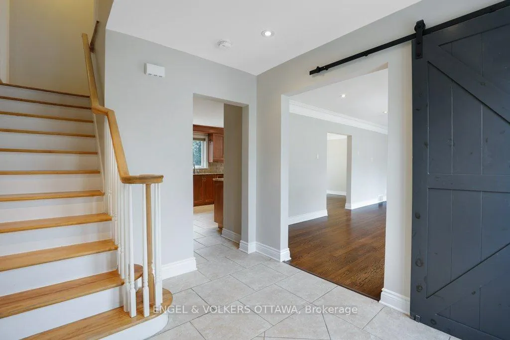Photo 4 of 23 Biscayne Crescent, Ottawa, Borden Farm/Stewart Farm/Carleton Heights/Parkwood Hills — HOMEH