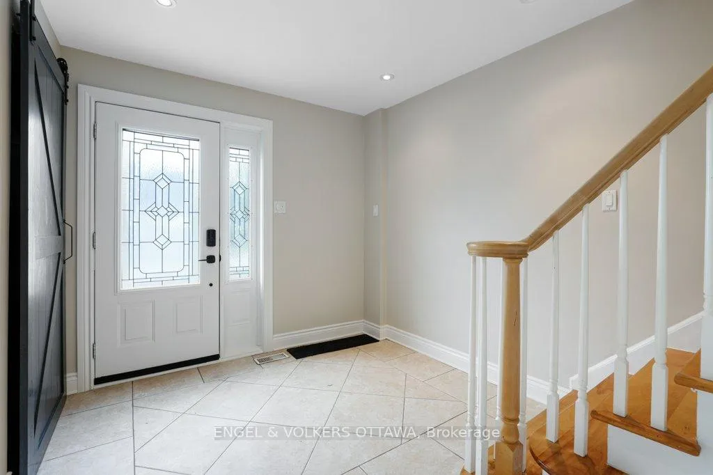 Photo 5 of 23 Biscayne Crescent, Ottawa, Borden Farm/Stewart Farm/Carleton Heights/Parkwood Hills — HOMEH