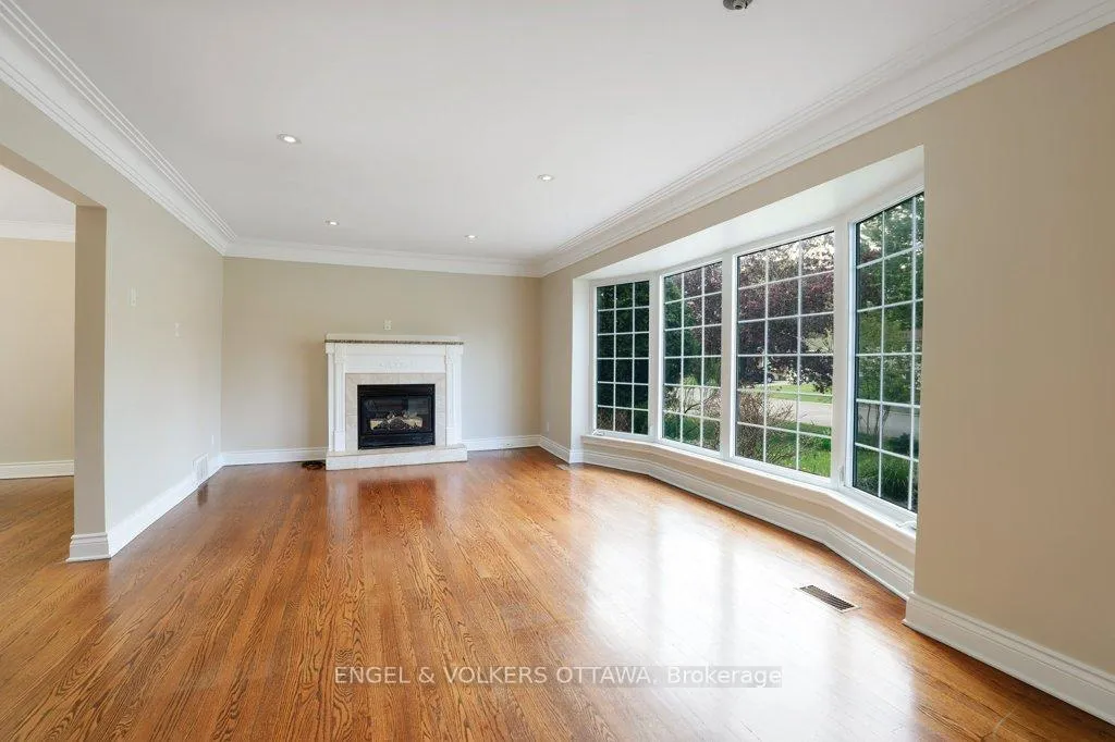 Photo 6 of 23 Biscayne Crescent, Ottawa, Borden Farm/Stewart Farm/Carleton Heights/Parkwood Hills — HOMEH