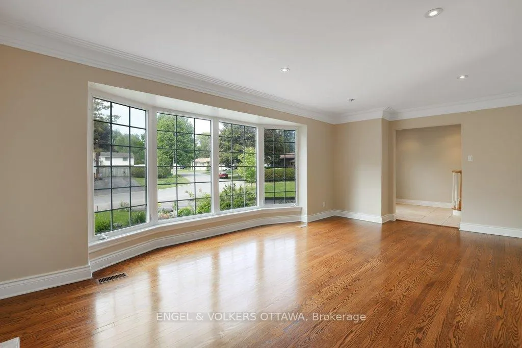 Photo 7 of 23 Biscayne Crescent, Ottawa, Borden Farm/Stewart Farm/Carleton Heights/Parkwood Hills — HOMEH