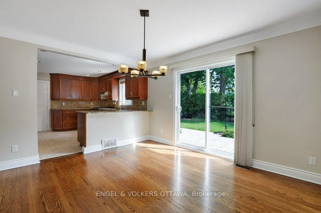 Photo 13 of 23 Biscayne Crescent, Ottawa, Borden Farm/Stewart Farm/Carleton Heights/Parkwood Hills — HOMEH