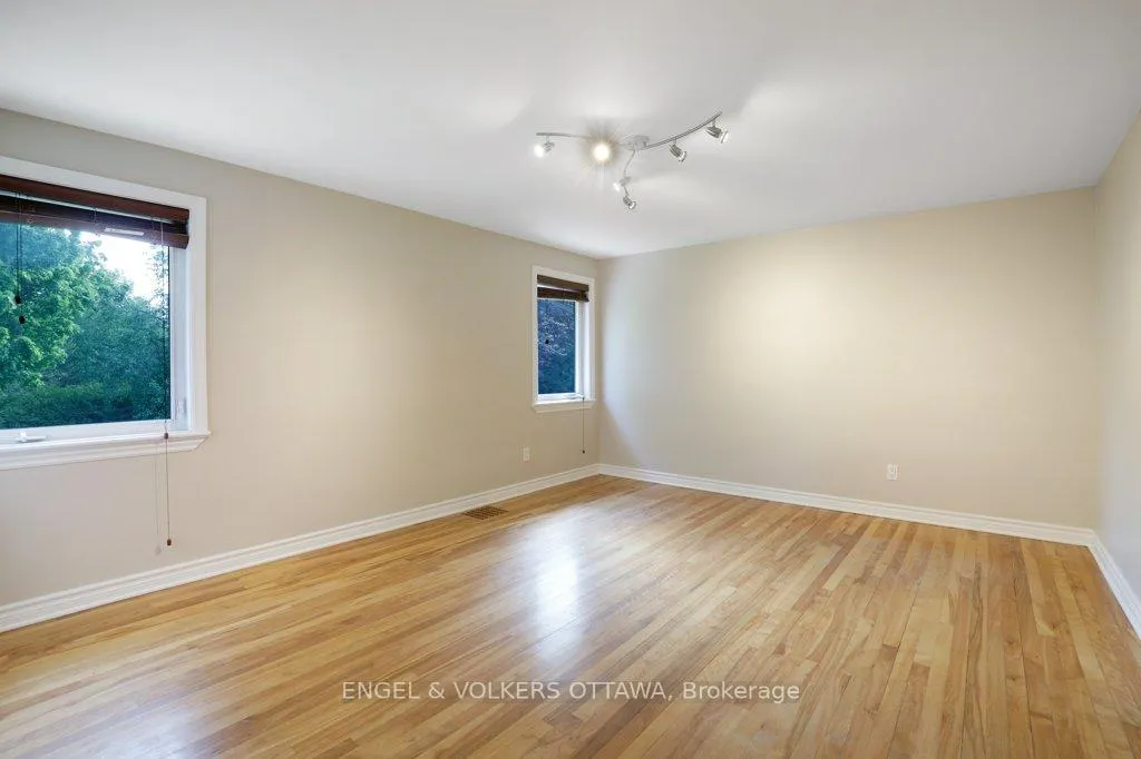 Photo 17 of 23 Biscayne Crescent, Ottawa, Borden Farm/Stewart Farm/Carleton Heights/Parkwood Hills — HOMEH
