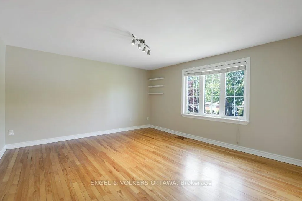 Photo 18 of 23 Biscayne Crescent, Ottawa, Borden Farm/Stewart Farm/Carleton Heights/Parkwood Hills — HOMEH