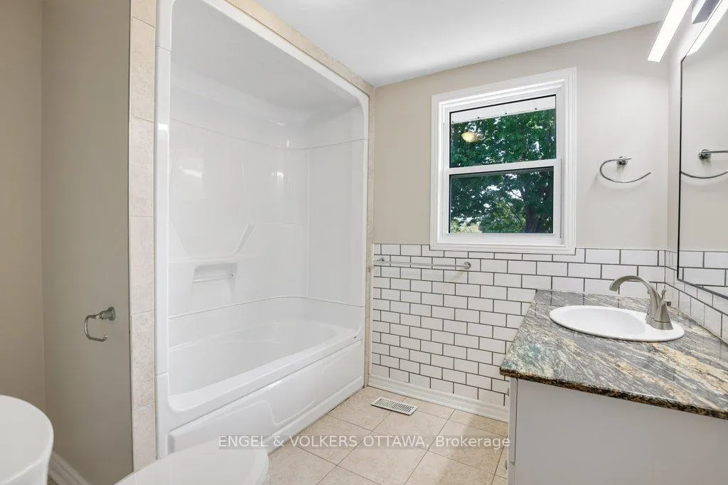 Photo 20 of 23 Biscayne Crescent, Ottawa, Borden Farm/Stewart Farm/Carleton Heights/Parkwood Hills — HOMEH
