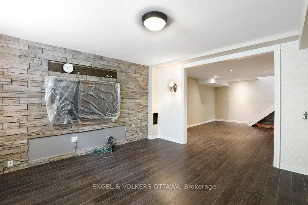 Photo 25 of 23 Biscayne Crescent, Ottawa, Borden Farm/Stewart Farm/Carleton Heights/Parkwood Hills — HOMEH