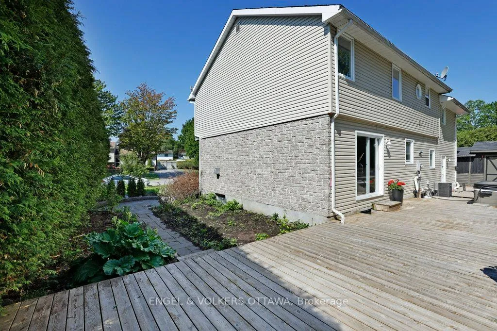 Photo 26 of 23 Biscayne Crescent, Ottawa, Borden Farm/Stewart Farm/Carleton Heights/Parkwood Hills — HOMEH