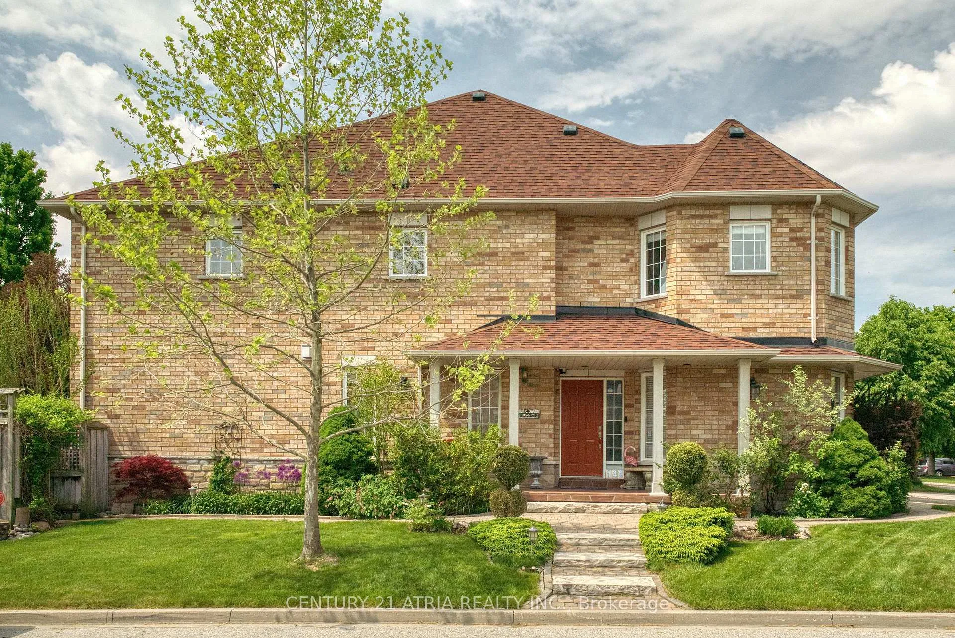 Photo 3 of 149 Rusell Jarvis Drive, Markham, Legacy — HOMEH