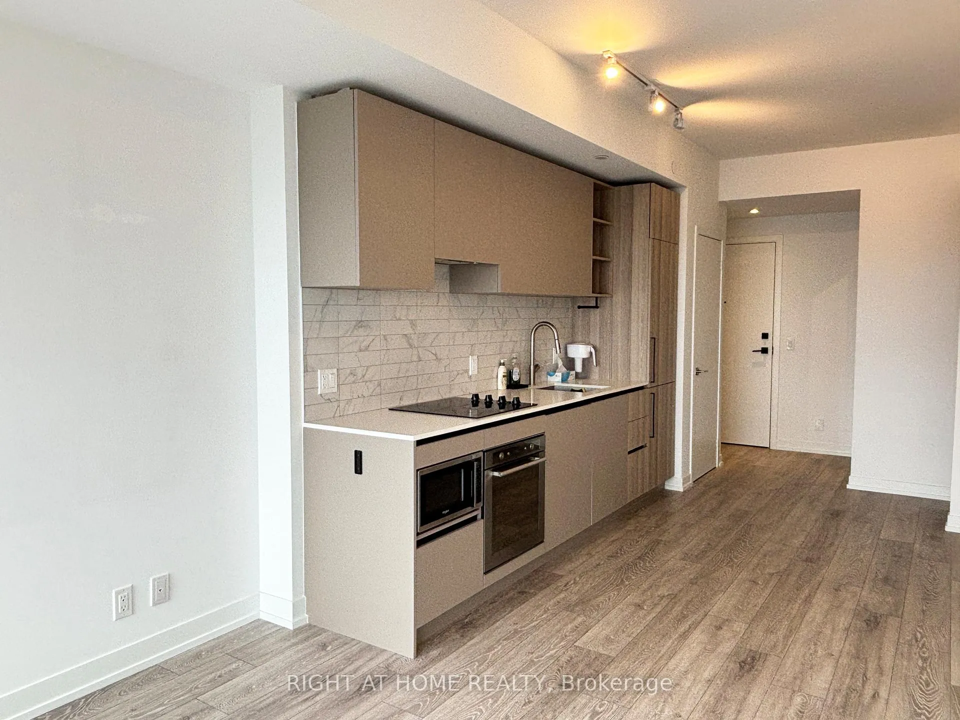 Photo 2 of Unit 3701, 55 Mercer Street, Toronto, Waterfront Communities — HOMEH