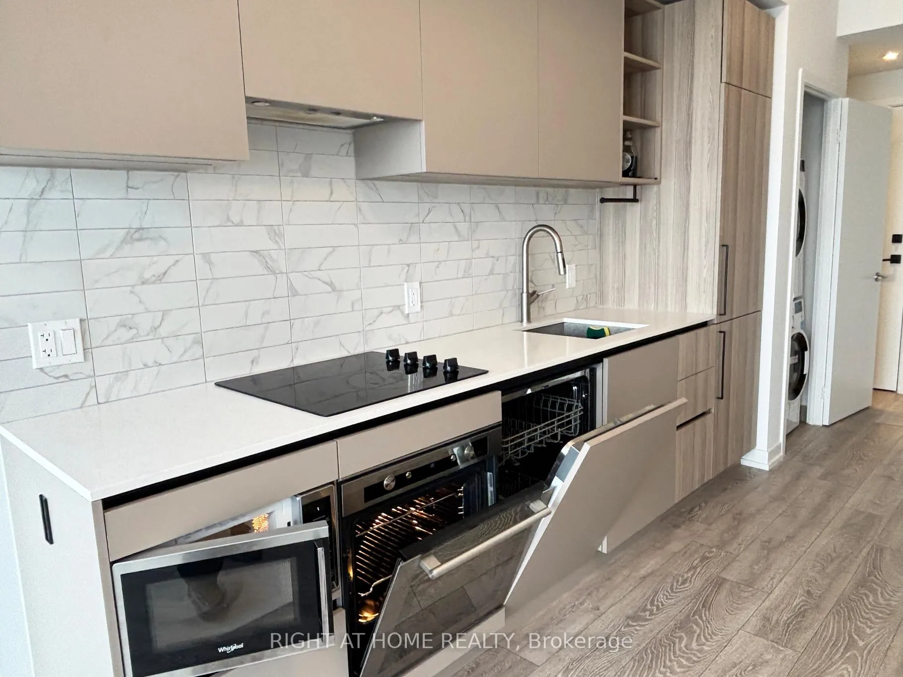 Photo 12 of Unit 3701, 55 Mercer Street, Toronto, Waterfront Communities — HOMEH