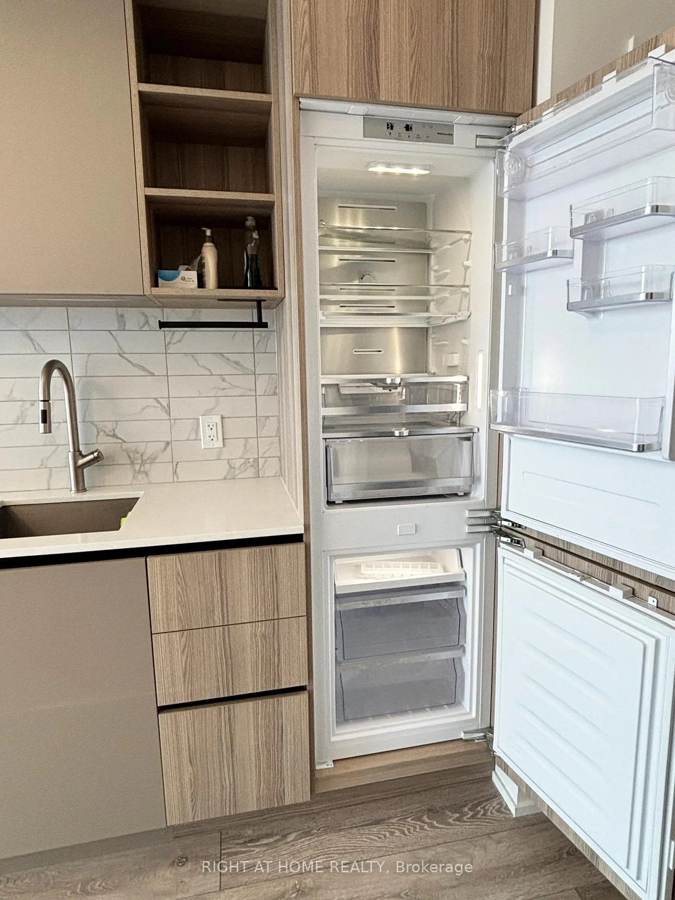 Photo 13 of Unit 3701, 55 Mercer Street, Toronto, Waterfront Communities — HOMEH