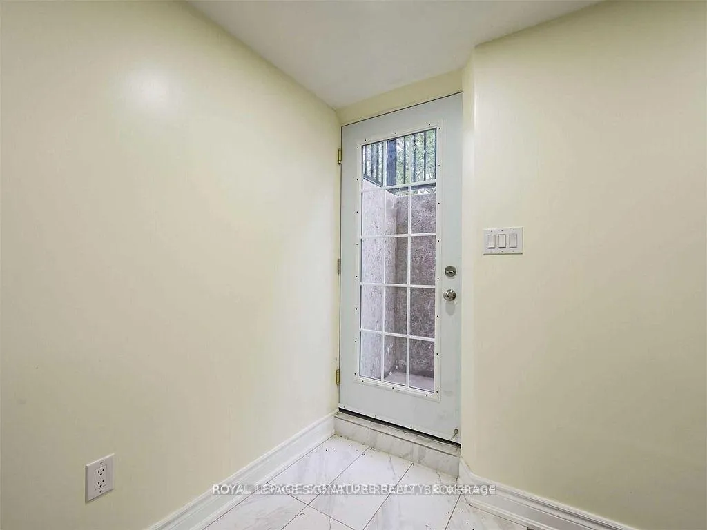 Photo 5 of Unit Basement, 5955 Leeside Crescent, Mississauga, Central Erin Mills — HOMEH