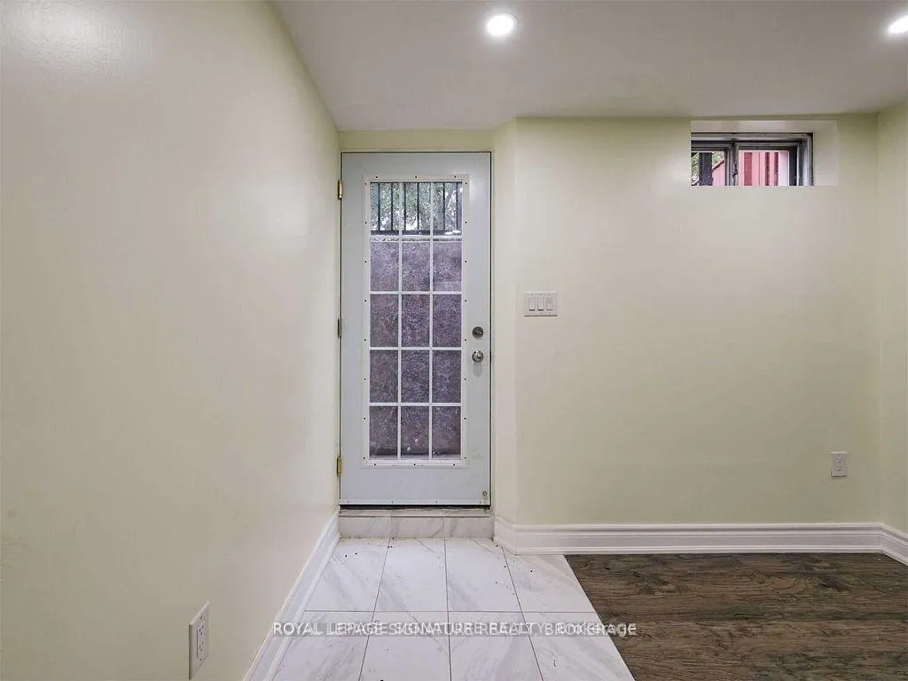 Photo 6 of Unit Basement, 5955 Leeside Crescent, Mississauga, Central Erin Mills — HOMEH